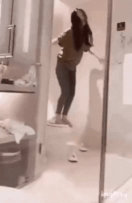 17489917279777.gif